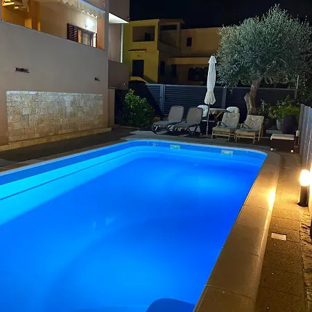 Borik Hills アパート