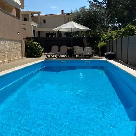 Borik Hills Lejlighed *