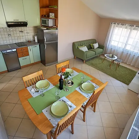 博里克山酒店 *